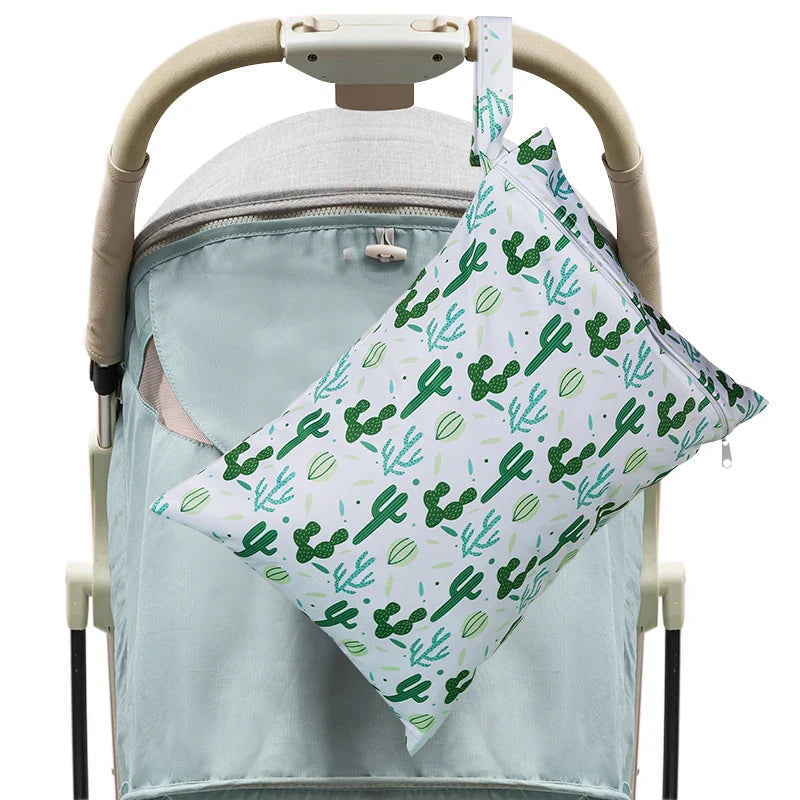 Waterproof Wet Bag 30 x 40 cm (11.8 x 15.7 in) Reusable Washable Diaper & Swim Pouch for Travel