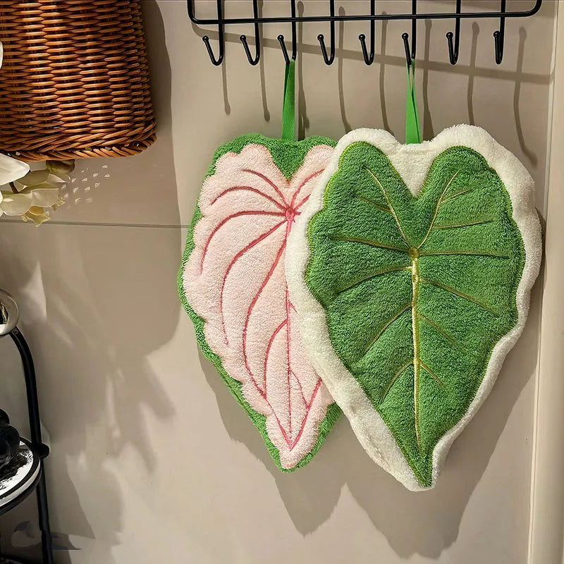 Leaf-Shaped Coral Fleece Hand Towel – Absorbent Hanging Kitchen & Bathroom Towel