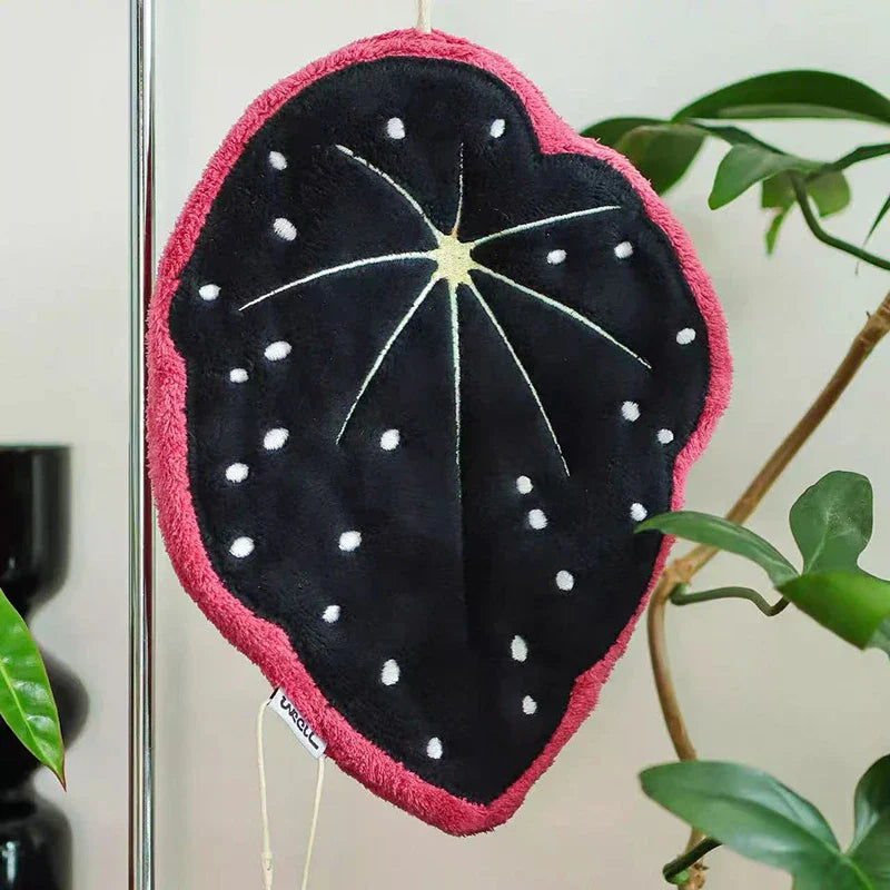Leaf-Shaped Coral Fleece Hand Towel – Absorbent Hanging Kitchen & Bathroom Towel